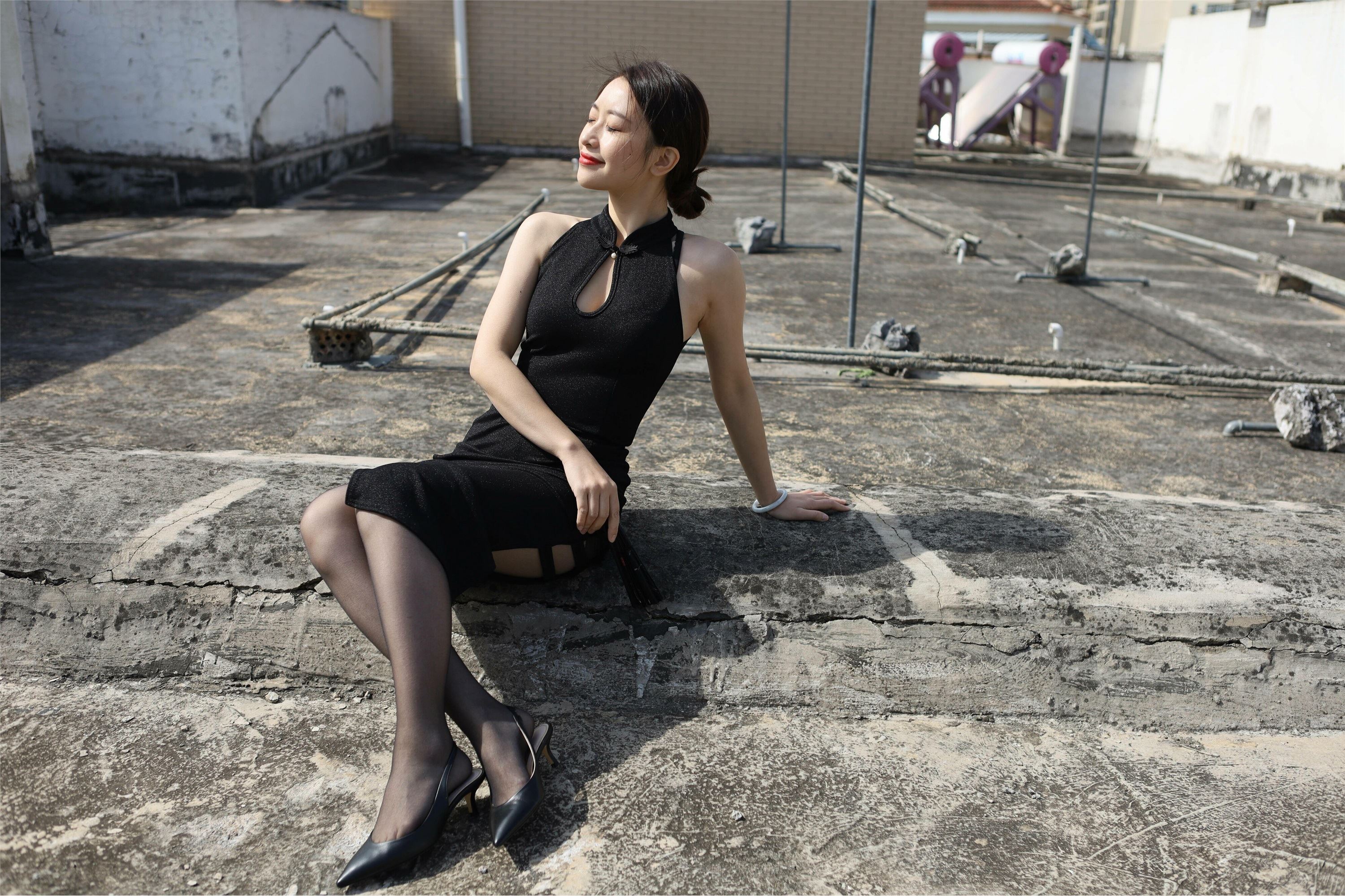 IESS异思趣向  2022.01.12 丝享家986：小婕《天台旗袍秀》